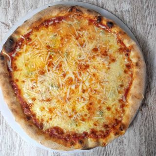 Pizza 4 Quesos (30 Cm.)