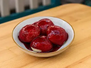 Галушки з качкою під вишневим соусом (240/70g)