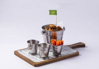 Ведро куриных крыльев 