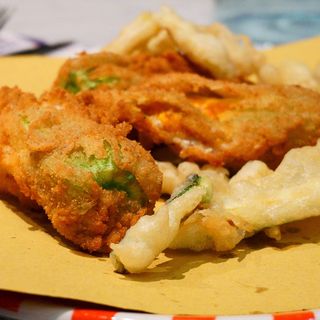 Fiori di zucca ripieni