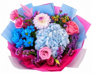 Buchet mixt in nuante de bleu si fucsia