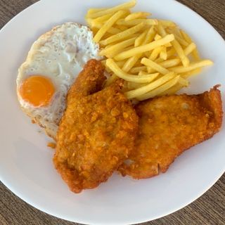 Plato Combinado Pechuga de pollo crujiente