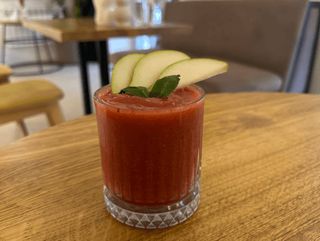 Груша — полуниця