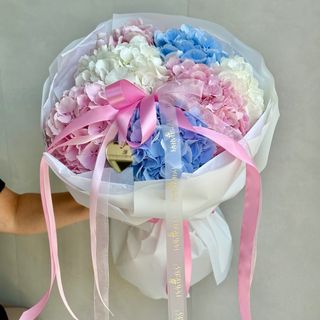 Букет із 7 гортензій мікс 