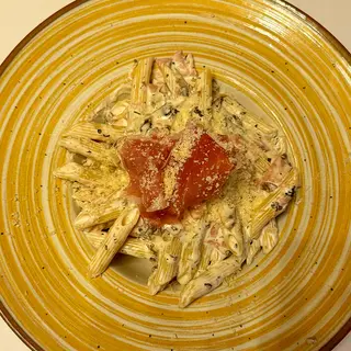 Pasta prsuto fungi 
