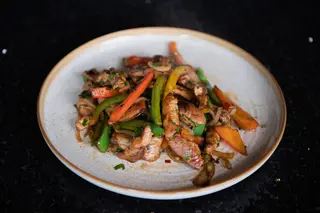 Tigaie picantă porc cu orez basmati