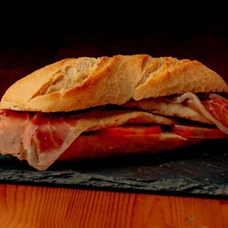 Bocadillo Camperito De Lomo