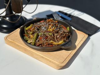 Удон із телятиною (340g)