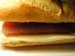 Pulga De Queso Tierno Con Membrillo