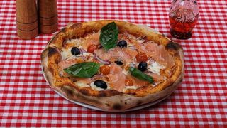 Pizza salmone