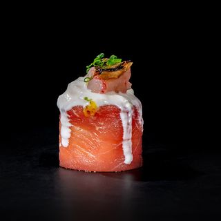 134. Gunkan tuna e gamberi rossi