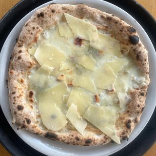 Pizza La Quattro Formaggi 