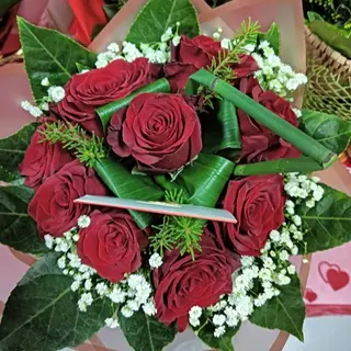 Buquê de 11 rosas (Branca, vermelha, amarela, ou mistura)