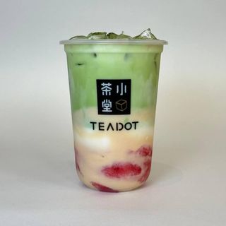 Клубника матча с кунжутом