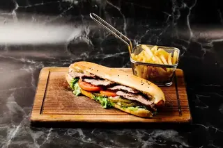 Baguette cu carne de vita