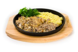 Бефстроганов с грибами