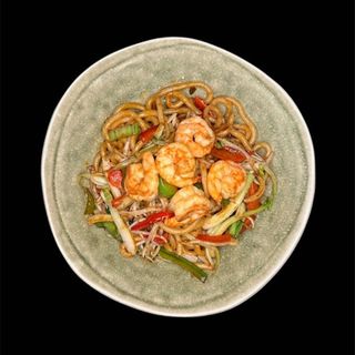 Tallarines -Udon con gambas y pollo