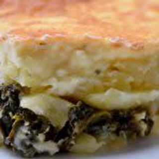 Картофен огретен със спанак (350г)