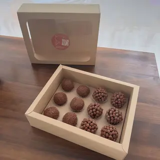 Brigadeiros Caja (12 Uds.) (Para 4-5 Personas)
