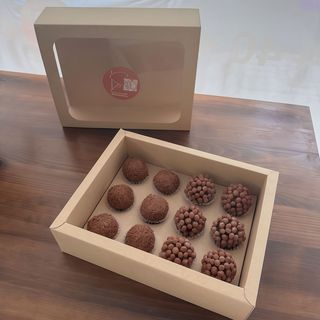 Brigadeiros Caja (12 Uds.) (Para 4-5 Personas)