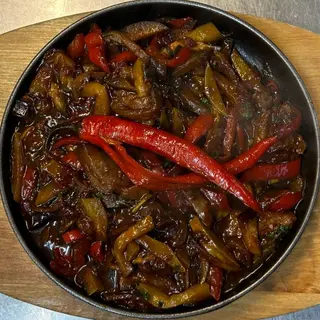 Tigaie picanta de vita, legume