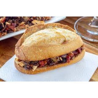 Montadito de bacon y queso