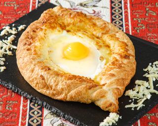 Chaczapuri Adżarskie Jajko i Ser