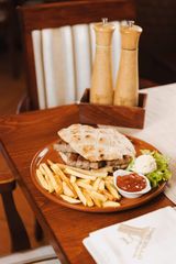 Banjalučki ćevap s kajmakom + Coca-Cola