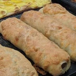 Calzone salsiccia, patate, mozzarella