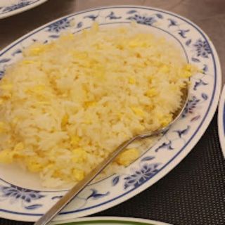 Arroz frito con huevo