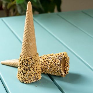 Cone de Chocolate e Avelã