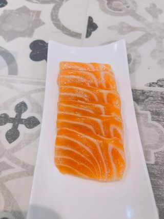 Sashimi de salmón