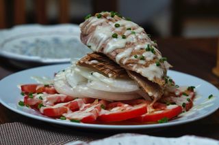 Ensalada De Tomate Cebolla Y Atun