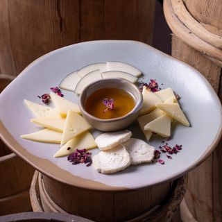 Козячі та овечі сири (120/40 г)