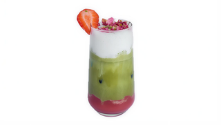 Truskawkowe Matcha latte