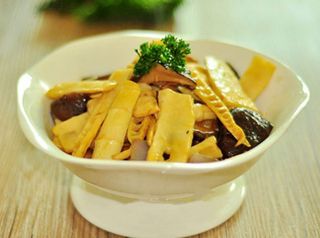 Bambù e funghi 炒双冬