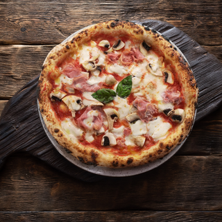 Pizza Prosciutto e Funghi