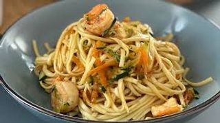 Spaghetti cinese con gamberi
