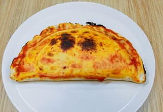 Calzone De Roquefort & Salmón