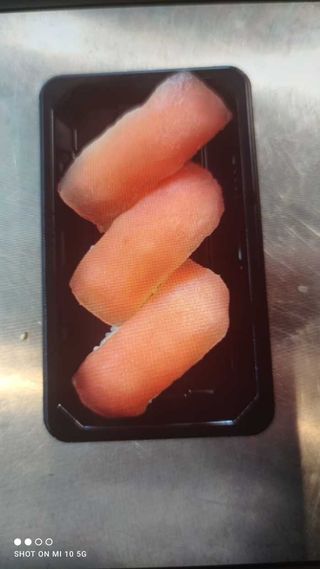 Sushi de salmón (3 pzas.)