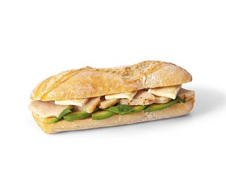 PANINO POLLO, AGUACATE Y BRIE