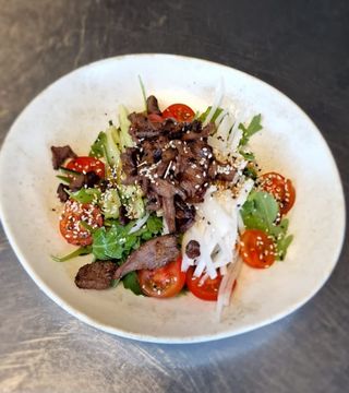 Salata asiatica cu muschi vita