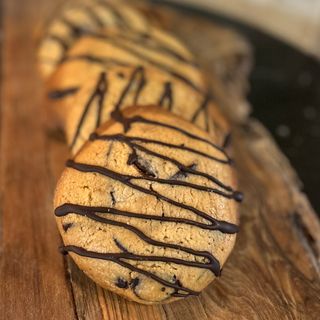 Cookie rayada con chocolate