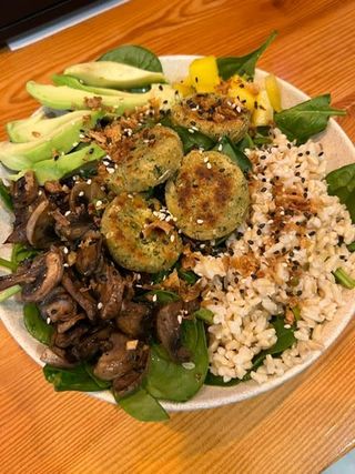 Bowl de Falafel e Ovo cozido