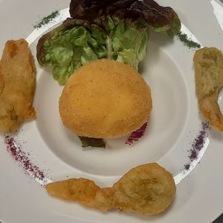 Mozzarella Di Bufala Alla Milanese Con Fiori Di Zucca