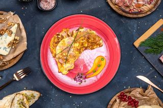 Omleta cu cascaval si sunca