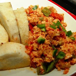 Fried yam and egg sauce 