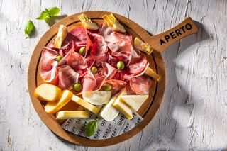 Selectie branzeturi si salamuri Italienesti