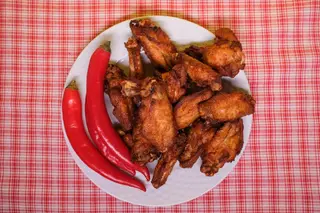 Alitas De Pollo Frito Con Salsa BBQ