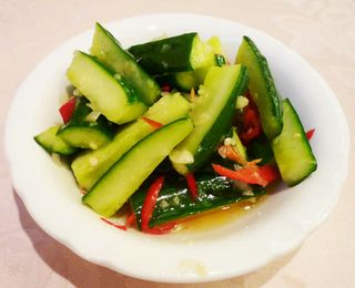 93.Ensalada de pepinos